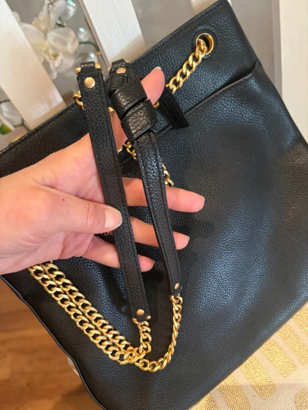 Tory Burch Carson swing back chain bag